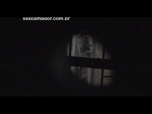 ❤️ Блонди е тајно снимена од воајер од соседството скриен зад шупливи тули ❤️ Ебате кај нас ❌